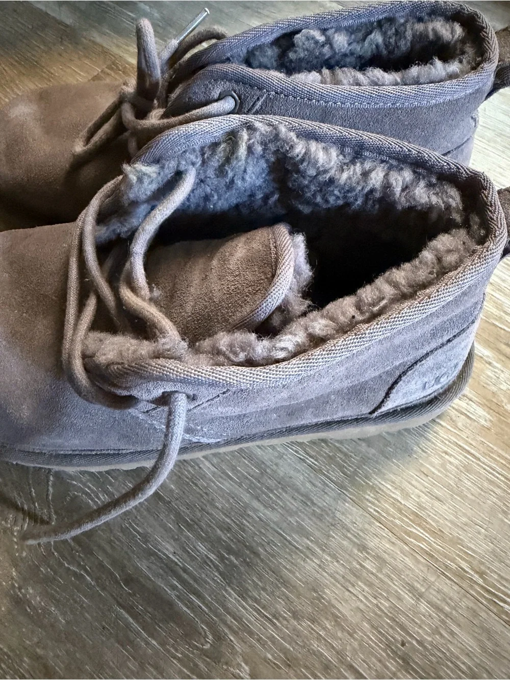 UGG